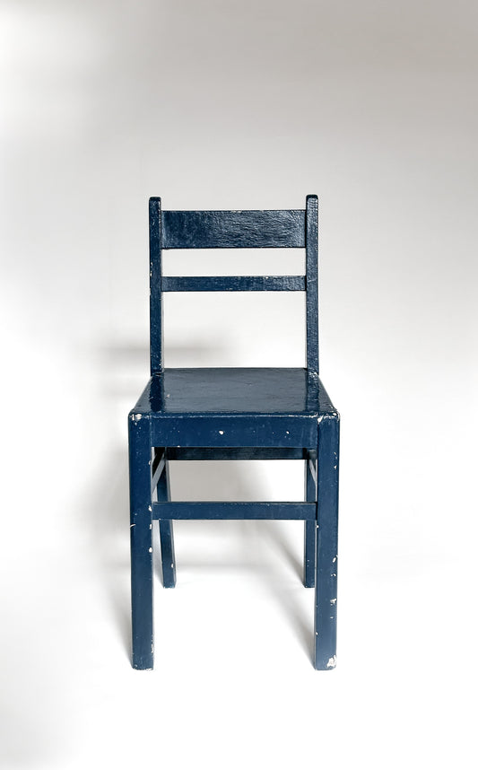 BLUE CHAIR C1930